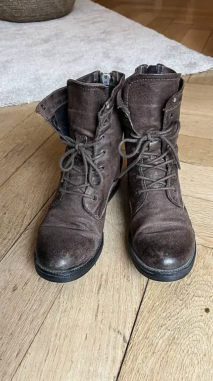 Schnürstiefel Globus