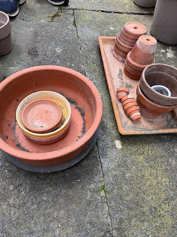 Blumentöpfe und Unterteller diverse Grössen gebraucht