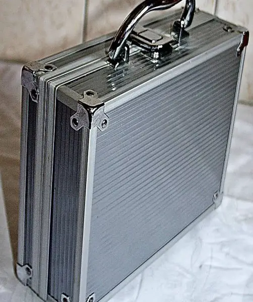 Alu-Köfferli mit Spiegeli für die Dame