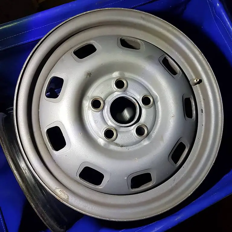 Stahlfelgen Volkswagen 16" scheinbar neu, sehr gut erhalten