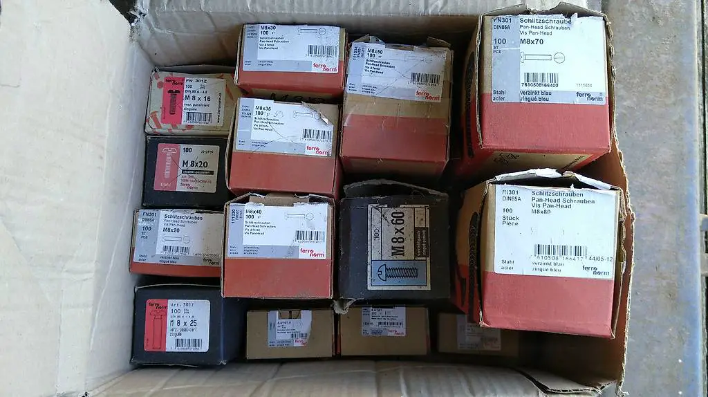 Schrauben M8 diverse