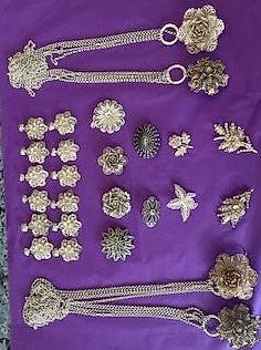 Antiker Trachtenschmuck zu Berner Sonntragstracht zu kaufen