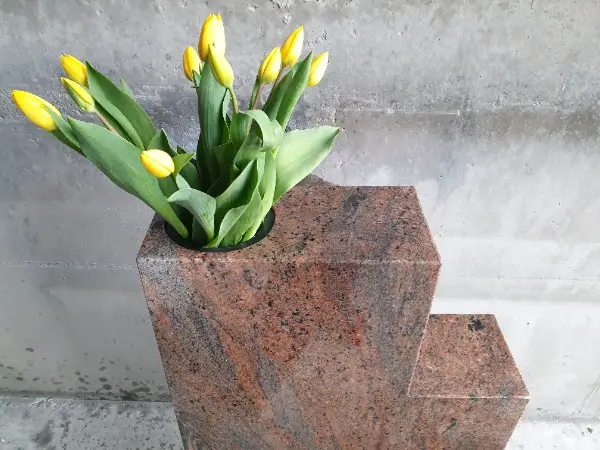 Grabstein, Gedenkstein flower & light