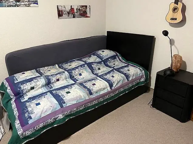 Ikea Bett + Nachttischli Malm