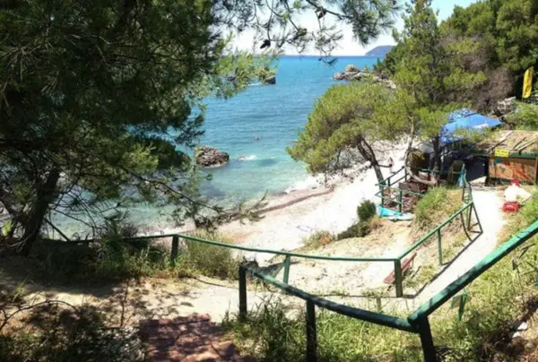 Erschlossenes Baugrund. Panoramablick, Strand 1800m.