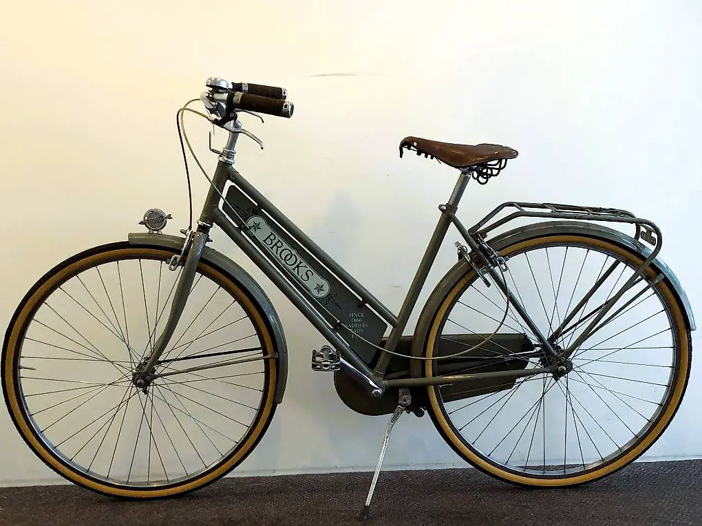 Elegantes Damenvelo BROOKS Miele 50cm B24/158