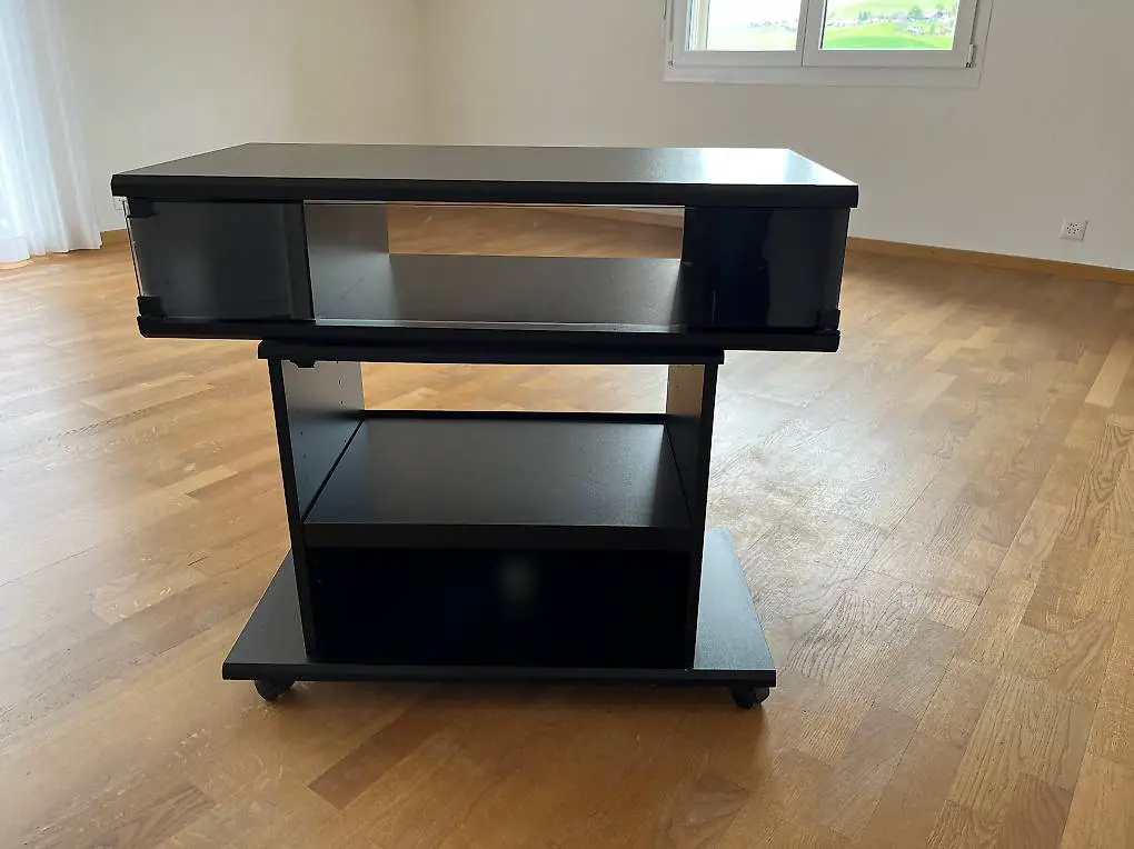 Fernseh-/Video-DVD-Möbel schwarz auf Rollen