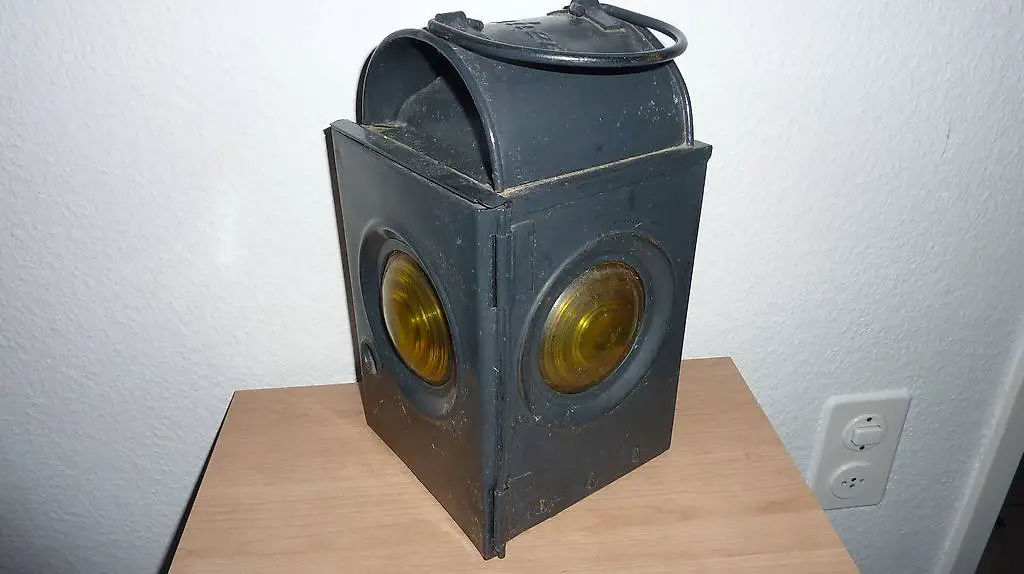 alte bahnlampe