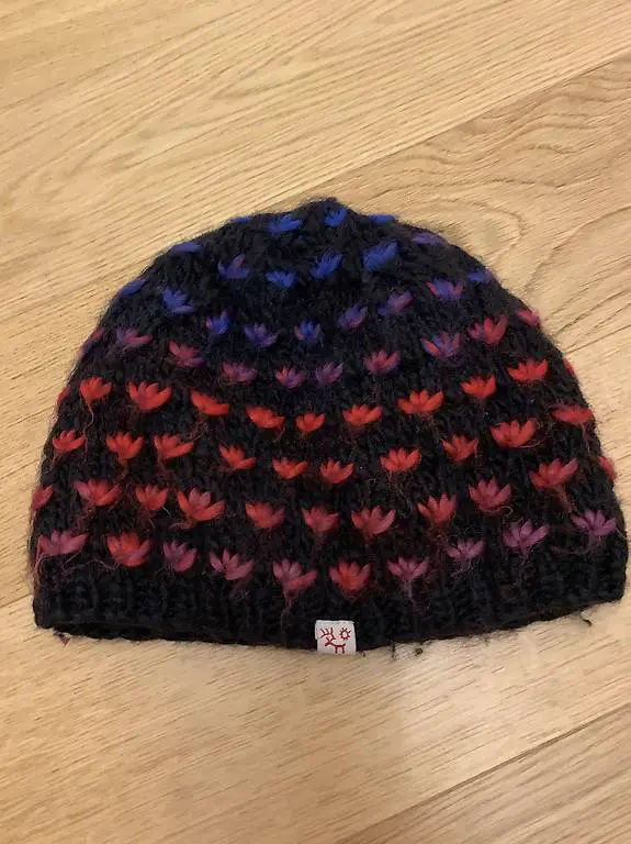 Mütze Schwarz/Blau/Rot/Lila von Börjesson