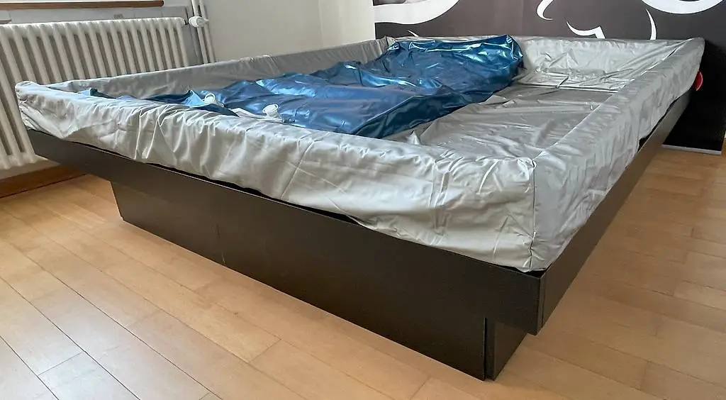 Wasserbett-Unterbau mit 4-Schubladen