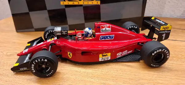 Ferrari 641/2 Alain Prost F1 mit Monitor Exoto 1:18