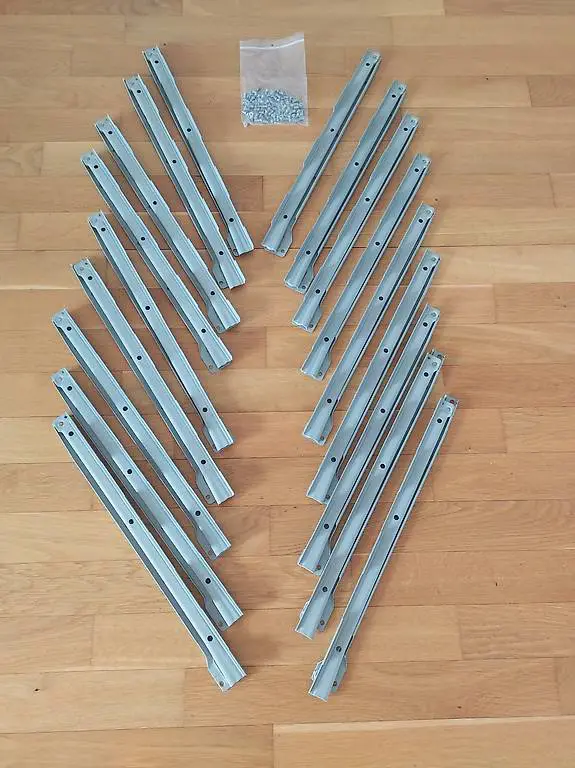 9 Paar Schubladenauszüge (Rollenführung)