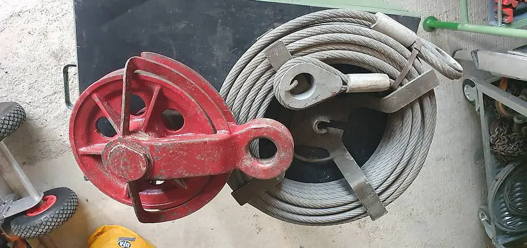 Drahtseil und Umlenkrolle, Forst, Seil, Holz