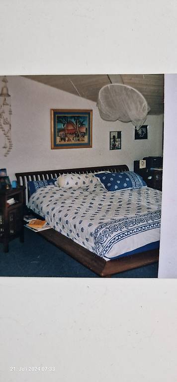 Teakholzbett aus Malaysia