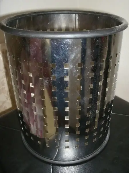 Edler Papierkorb aus Chromstahl geferertigt