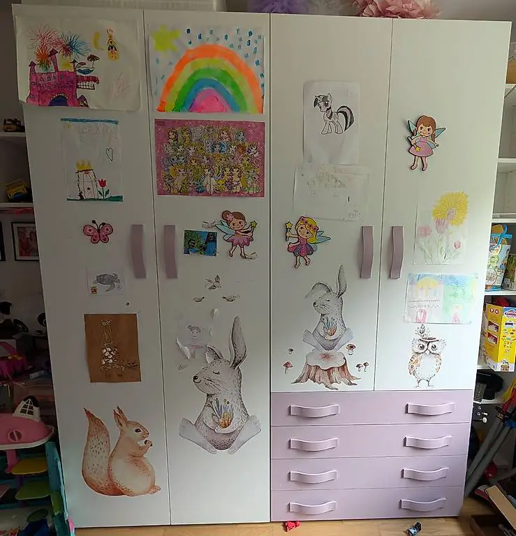 Kinderkleiderschrank - Girl wardrobes - Armadio da bambina