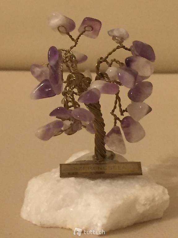 Ametiszt Baum auf Kristall Stein