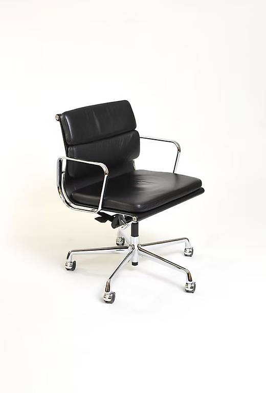 Charles & Ray Eames Office Chair EA217