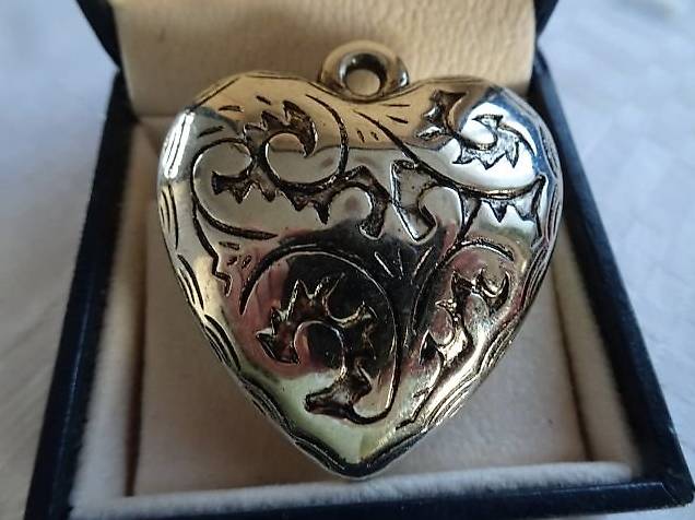 HERZ-Anhänger Metall 4,5x4cm, gewölbt. Nostalgisch, Vintage.