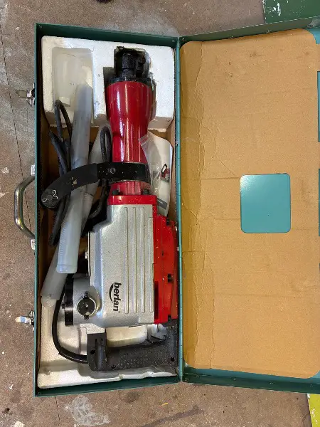 Berlan Abbruchhammer 1850 Watt / 6-Kant inkl. Koffer