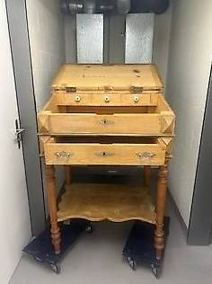 Stehpult aus Holz alt