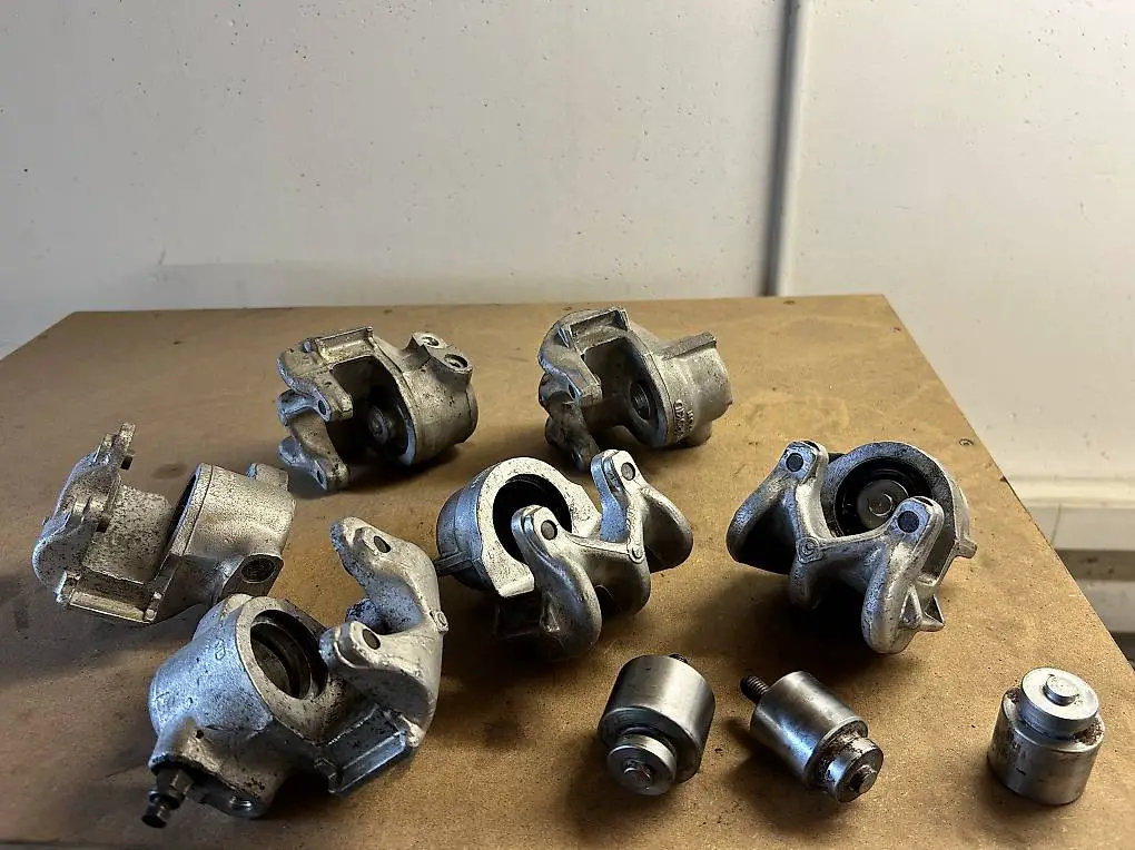 Bremszangen etc Renault Dauphine Gordini