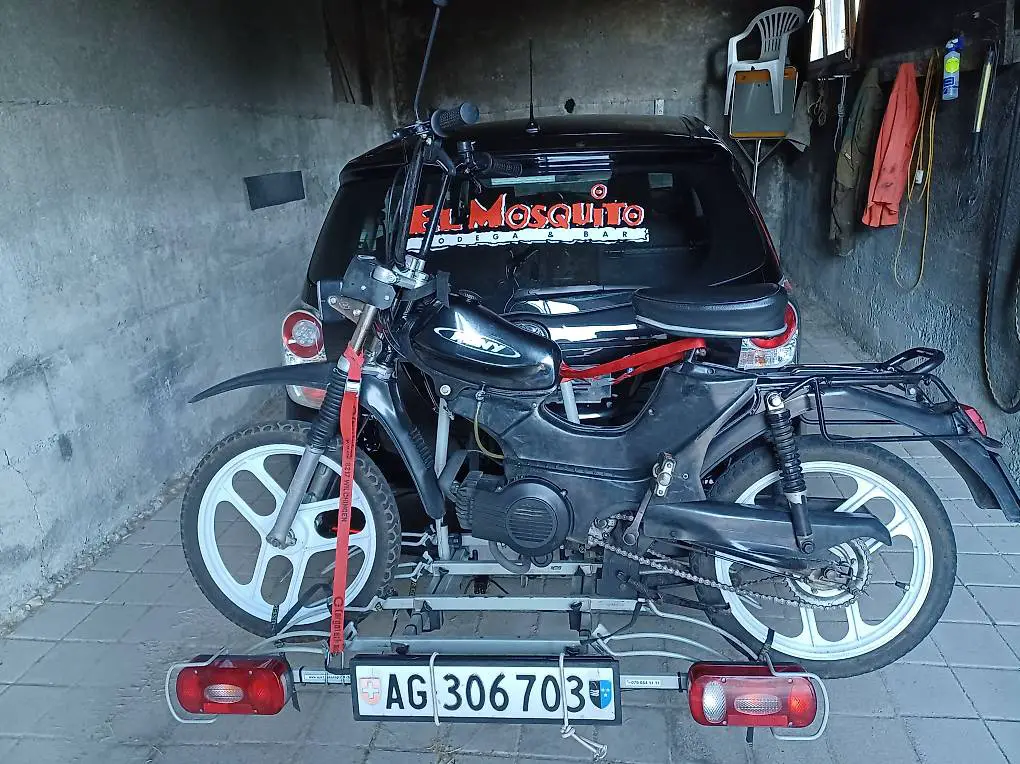 Veloträger auf Anhängerkuppnung