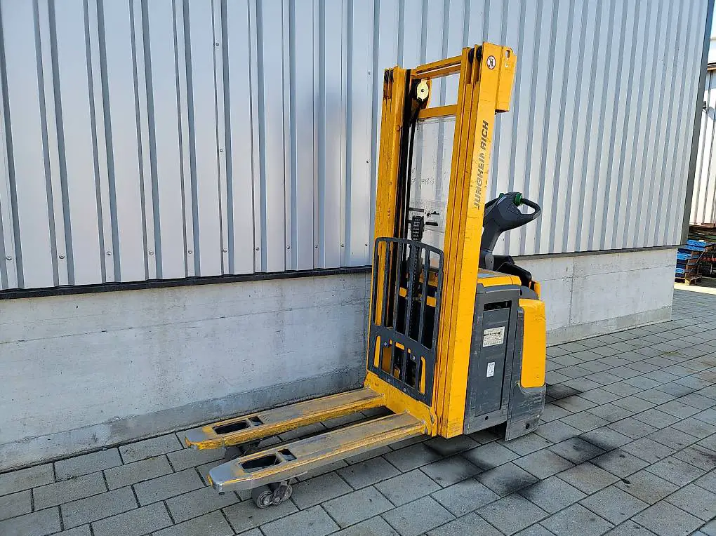 Stapler Jungheinrich ERC 214c Triplex Hub 469cm