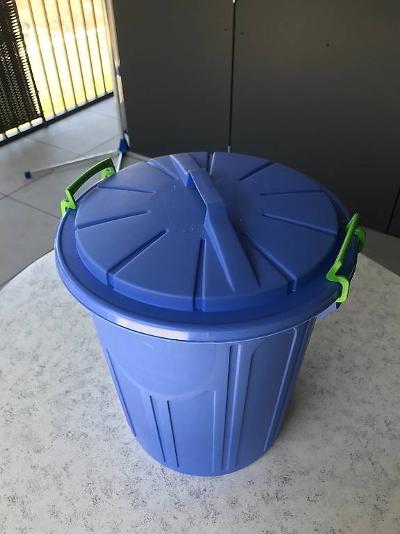Plastikbehälter neu, mit Deckel für Wäsche, Spielzeug