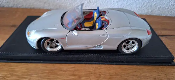 Porsche Boxster 986 Silber-Metallic Maisto1:18