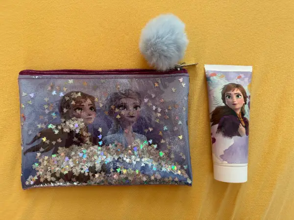 Neuwertig: Schmuckes Necessaire Elsa/Anna (Frozen) +Duschgel