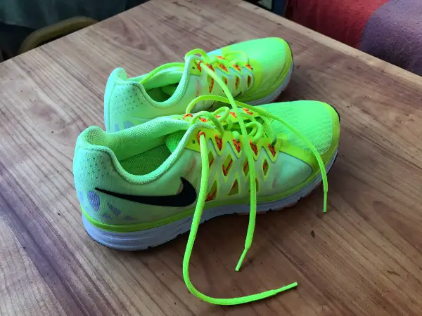 NIke, Laufschuh, Gr. 42, leuchtend grün, Model BRS 1000