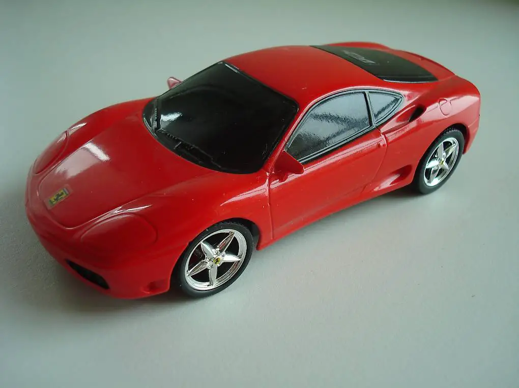Tyco RC 1:24 / Ferrari 360 mit Batteriefach