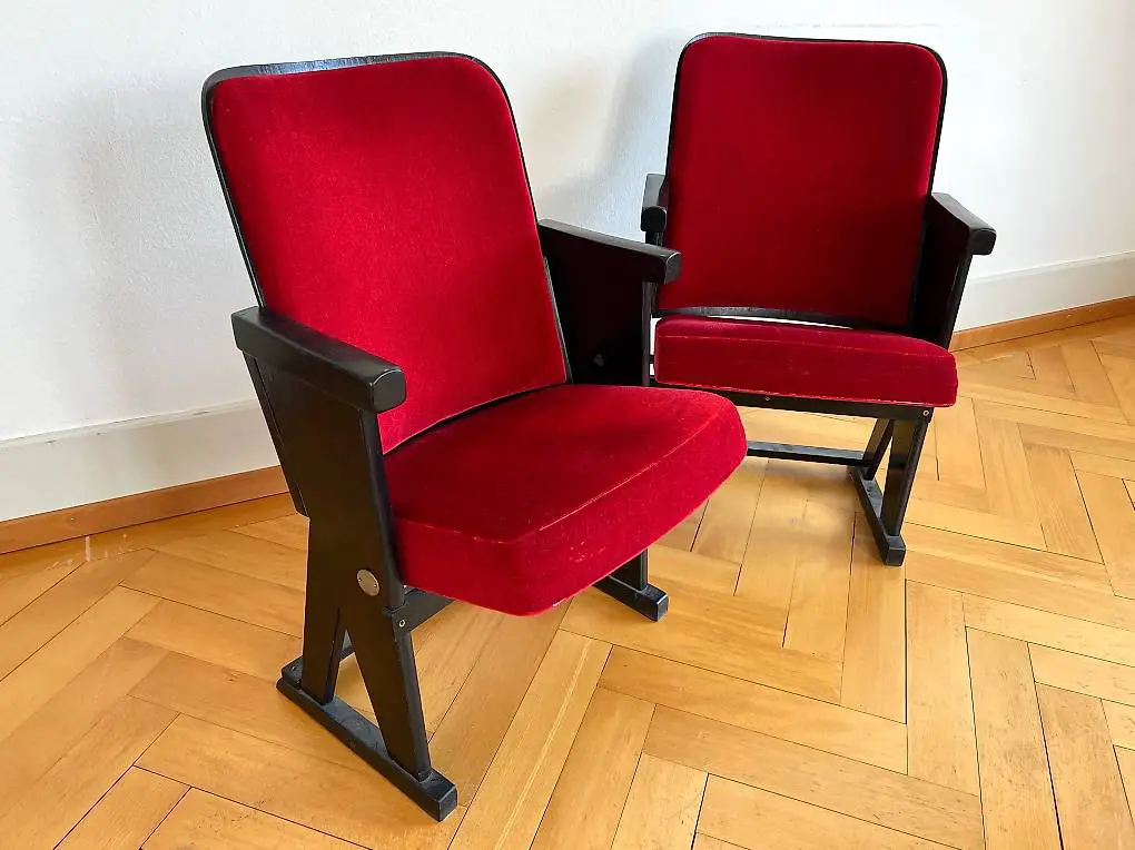 RARITÄT2x Vintage Kinosessel in Red Velvet
