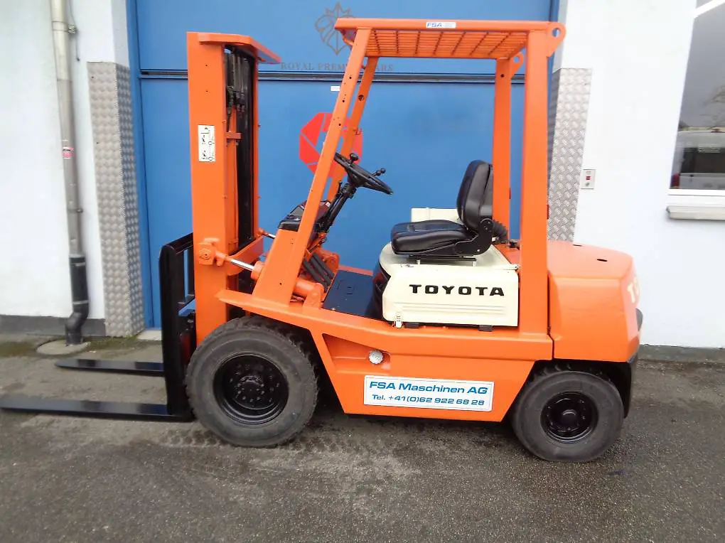 TOYOTA Diesel-Gabelstapler FD 25