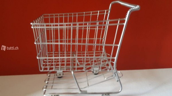 Einkaufswägeli zu Dekoration