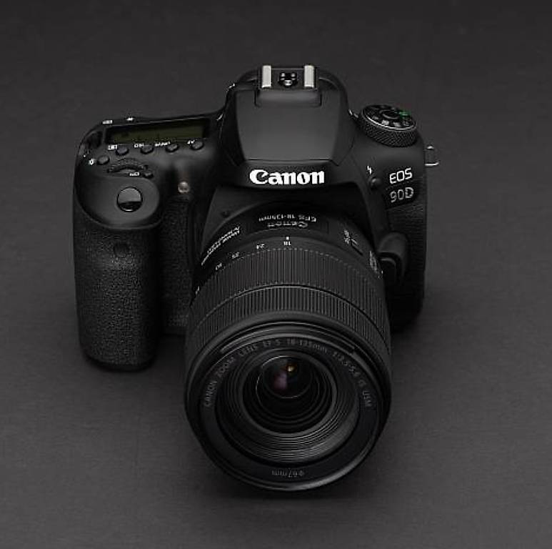 Canon 90D mit 18-135mm (Neu und mit Garantie)