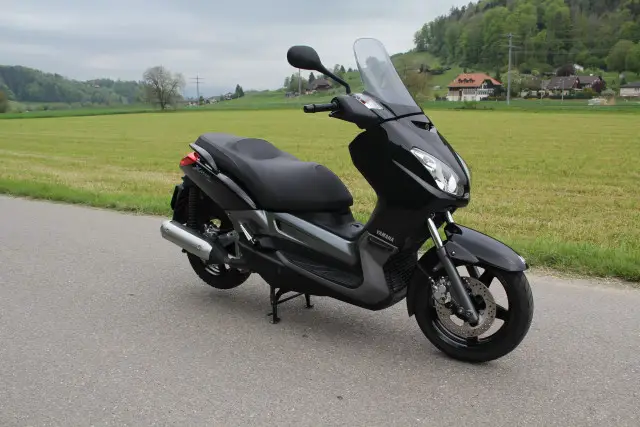 yamaha x-max 250