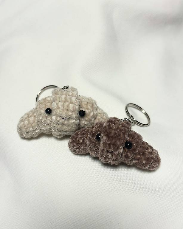 Schlüsselanhänger Croissant (selbstgehäkelt)