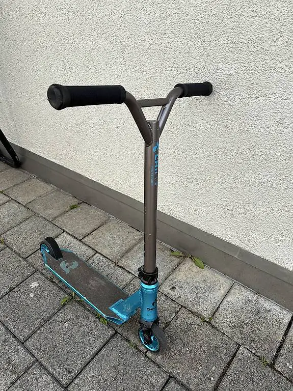chilli scooter blau