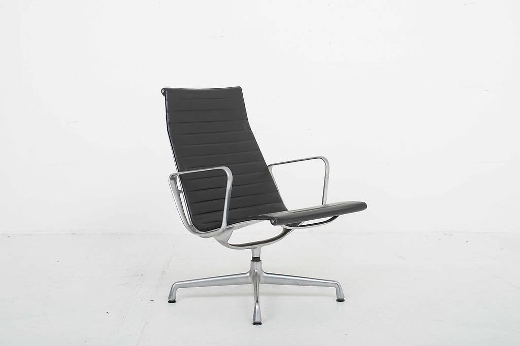 Charles & Ray Eames EA 115 Sessel von Vitra