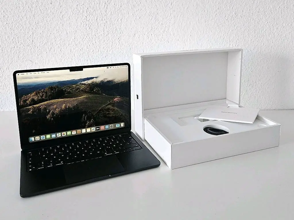 Apple MacBook Air 13 Zoll M2 Chip 8GB 512GB SSD