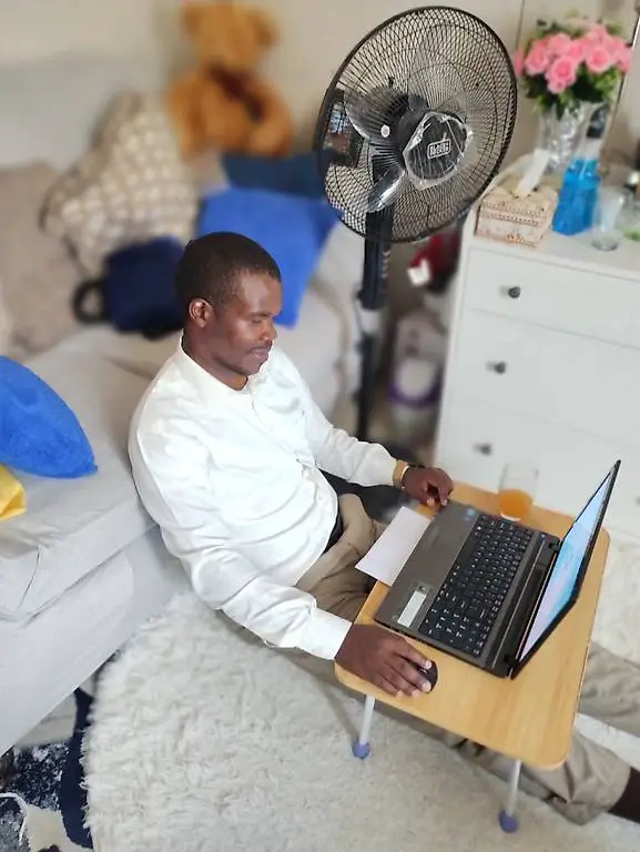 Korrekturlesen (proofreading native speaker)