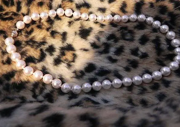 Collier Muschelkernperlen 10mm RITA PFEFFINGER L45cm