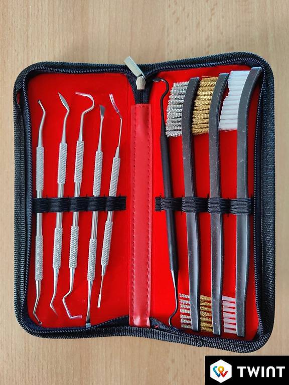 Waffenreinigungsset: Bürsten & Spezialwerkzeug mit Tasche