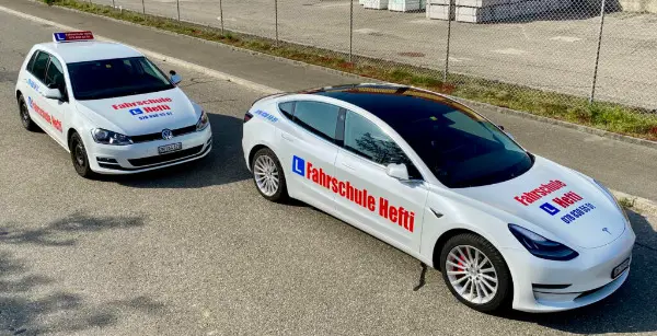 Fahrlehrer bietet Fahrstunden im Raum Zürich