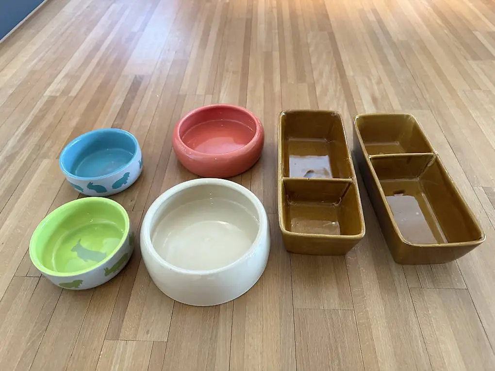 Fressnäpfe und Wasserschalen für Hasen