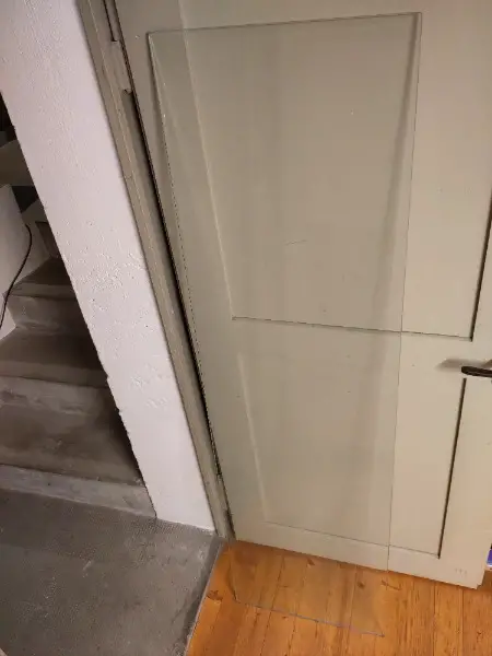 starke Glasplatte aus Ladenthekenmöbel