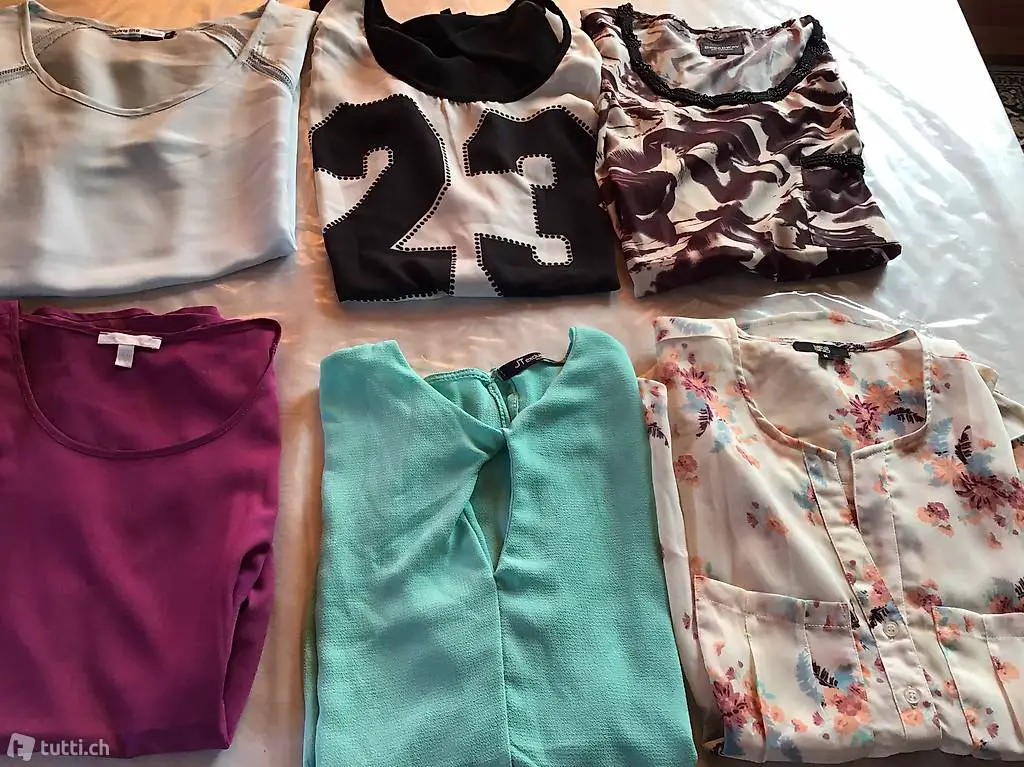 Damen Kurzarmblusen, kurzarm, neuwertig, Stückpreisen