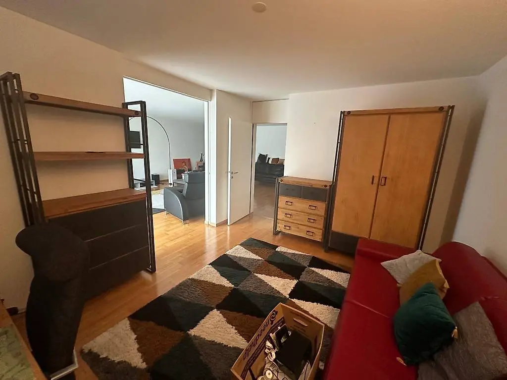 komplettes Arbeitszimmer in einem Top Zustand